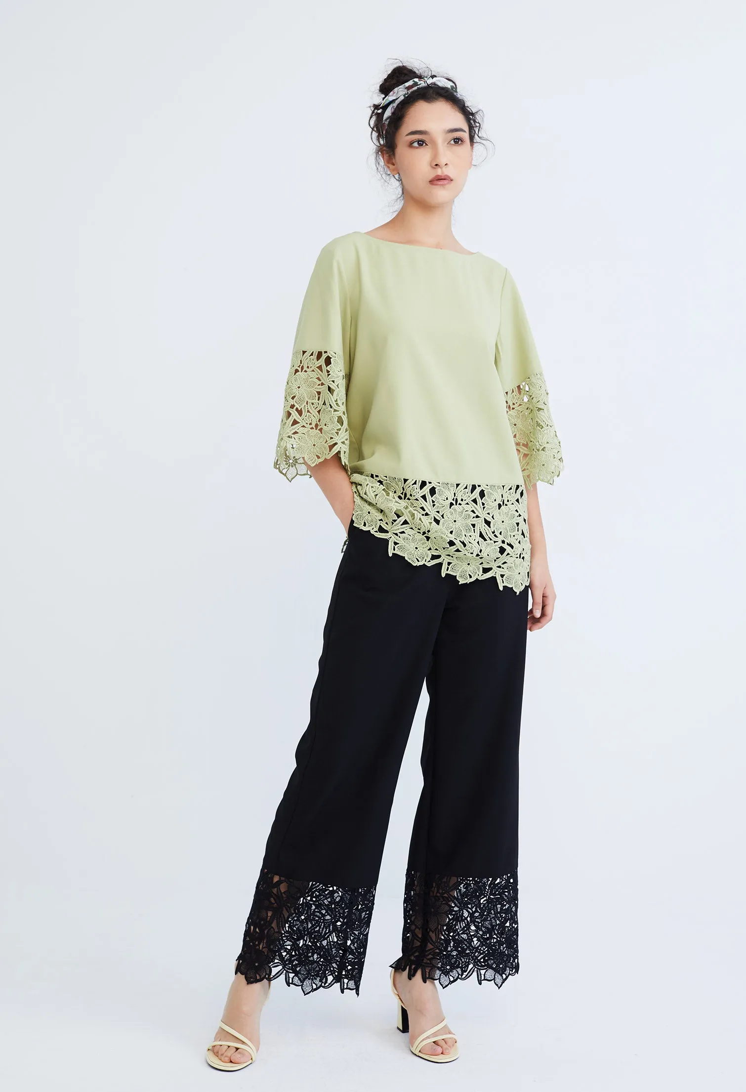 Peekaboo Guipure Lace Hemmed Blouse